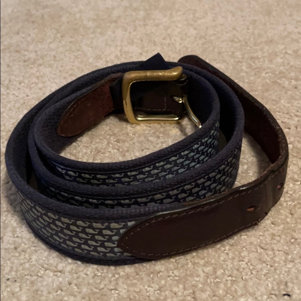 Vineyard vines belt